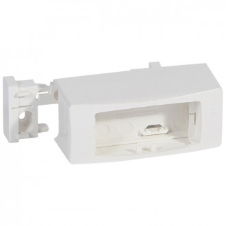Коробка накладного монтажа Oteo 1 пост вдоль мини-плинтуса DLPlus 20/32x12,5 белая
