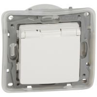 Розетка IP 44 с откидной крышкой и шторками автоматические зажимы белый, Etika, Legrand (IEK) 6722261