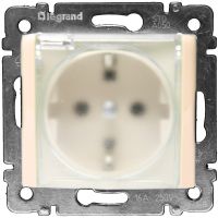 Розетка влагозащищенная IP 44 с защитными шторками слоновая кость, Valena, Legrand (IEK) 6956401