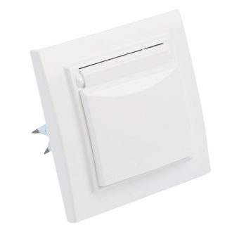 Розетка 1-местная с/з с крышкой STEKKER, PST16-9012-01, 250В, 16А с защитной шторкой, серия Эрна, белый, 39052