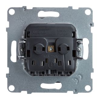 Розетка с заземлением и крышкой IP21 алюминий, Suno
