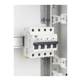 ARMAT Автоматический выключатель M06N 4P C 13А