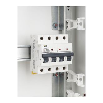 ARMAT Автоматический выключатель M06N 4P C 32А