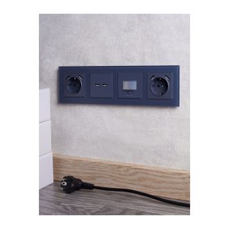 BRITE Розетка 1-местная с заземлением с защитными шторками 16А с USB A+A 5В 3,1А маренго