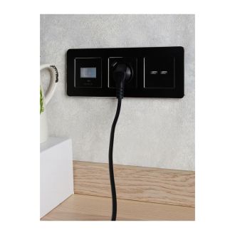 BRITE Розетка 1-местная с заземлением с защитными шторками 16А с USB A+C 18Вт черный
