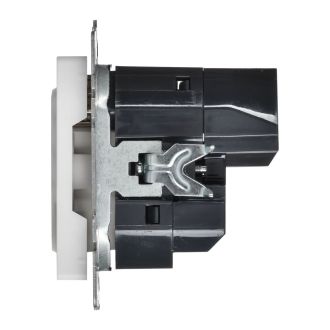 BRITE Розетка 1-местная с заземлением с защитными шторками 16А с USB A+C 18Вт арктический белый