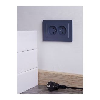 BRITE Розетка 2-местная без заземления с защитными шторками 10А в сборе маренго