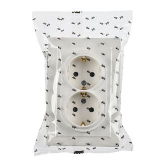 BRITE PRO Розетка 2-местная с заземлением с защитными шторками 16А в сборе белый