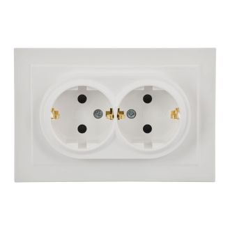 BRITE PRO Розетка 2-местная с заземлением с защитными шторками 16А в сборе белый