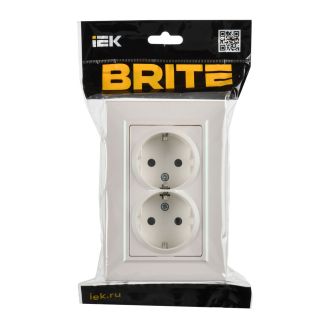 BRITE Розетка 2-местная с заземлением с защитными шторками плоская 16А в сборе жемчуг