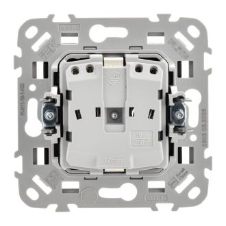 FLITE Розетка с заземлением без защитных шторок безвинтовое крепление 16А черный