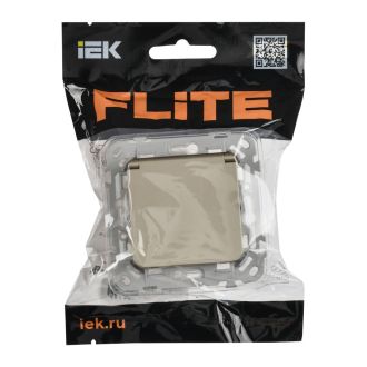 FLITE Розетка с заземлением с защитными шторками и крышкой безвинтовое крепление 16А IP44 шампань