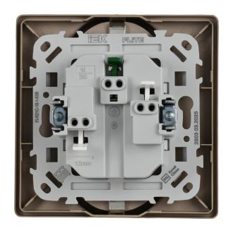 FLITE Classic Розетка 2-местная с заземлением без защитных шторок безвинтовое крепление 16А хаки
