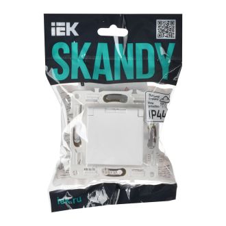 SKANDY Розетка 1-местная с заземлением с защитными шторками и крышкой 16А IP44 арктический белый