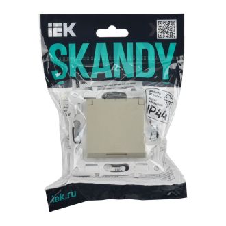SKANDY Розетка 1-местная с заземлением с защитными шторками и крышкой 16А IP44 бежевый