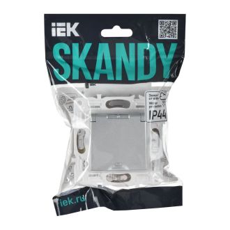 SKANDY Розетка 1-местная с заземлением с защитными шторками и крышкой 16А IP44 серебряный