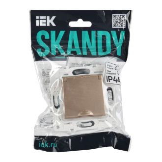 SKANDY Розетка 1-местная с заземлением с защитными шторками и крышкой 16А IP44 песочный