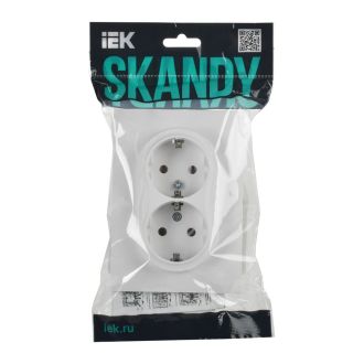 SKANDY Розетка 2-местная с заземлением с защитными шторками 16А в сборе арктический белый