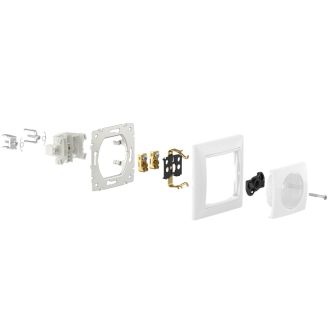 Розетка влагозащищенная IP 44 с защитными шторками песочная, Valena, Legrand (IEK) 6945551