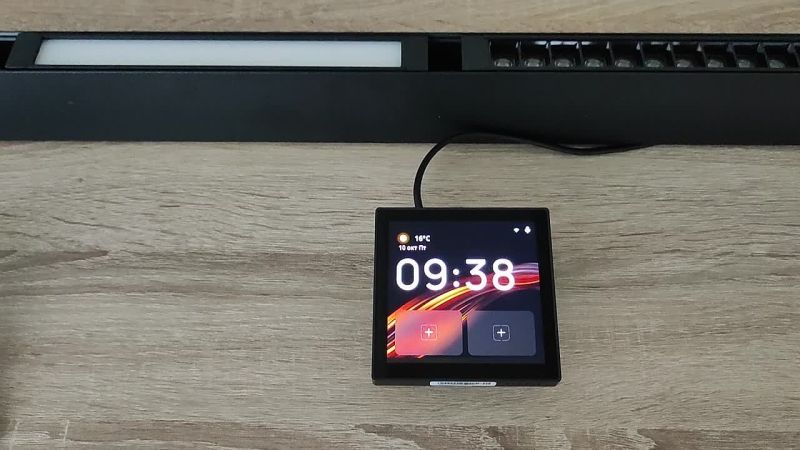 Видео: DK7405-BK Панель управления умным домом 4? (Wi-Fi / Zigbee / Bluetooth, Tuya / Smart Life), алюминий + закалённое стекло, цвет чёрный